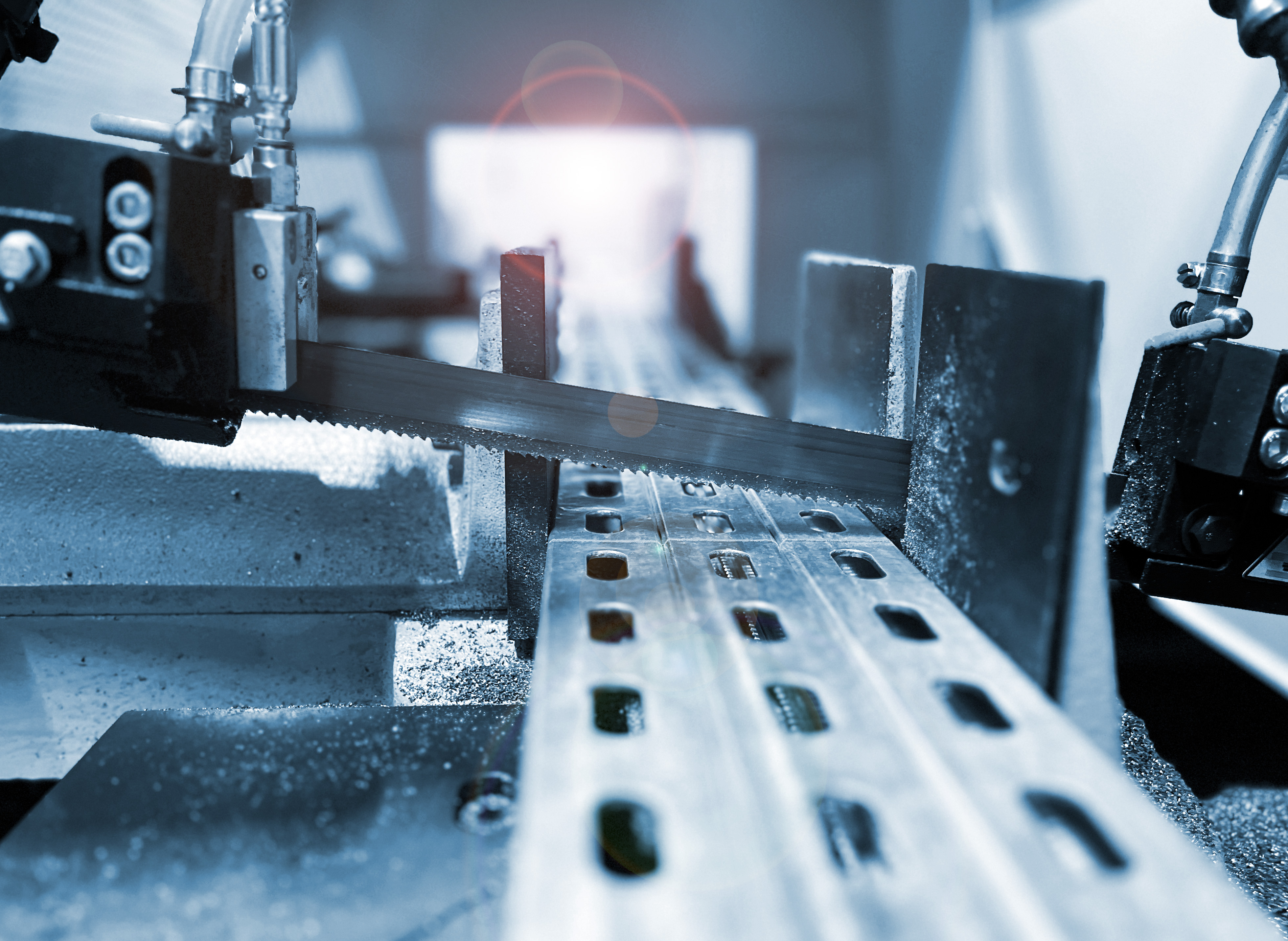 Zagen van strutprofiel